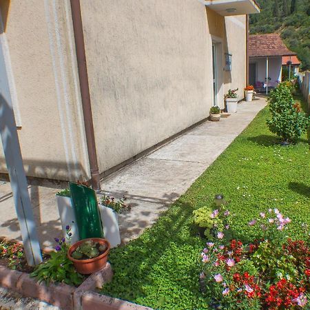 Apartments Kovac Tivat Eksteriør bilde