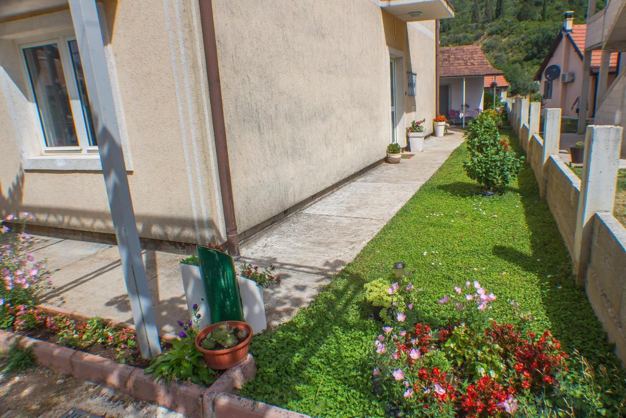 Apartments Kovac Tivat Eksteriør bilde