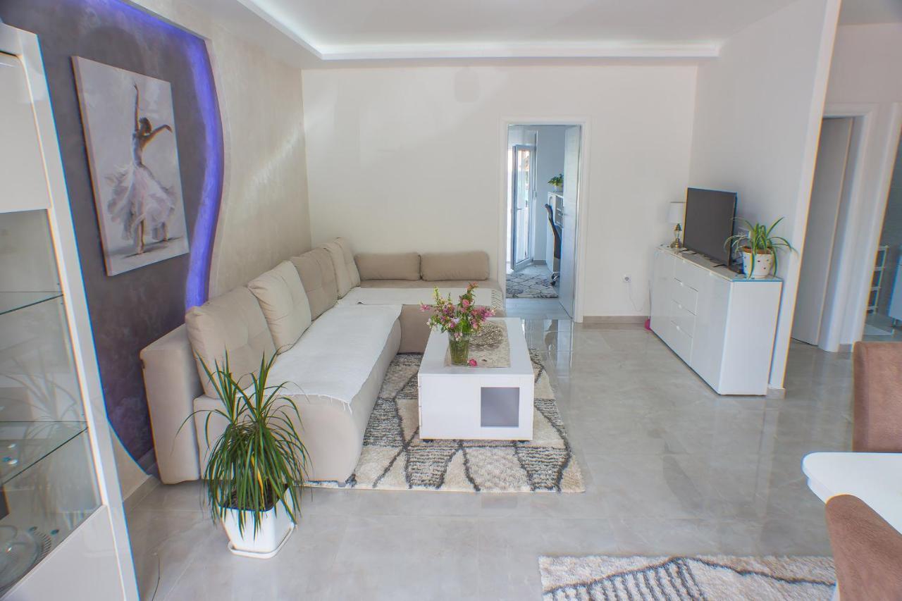 Apartments Kovac Tivat Eksteriør bilde