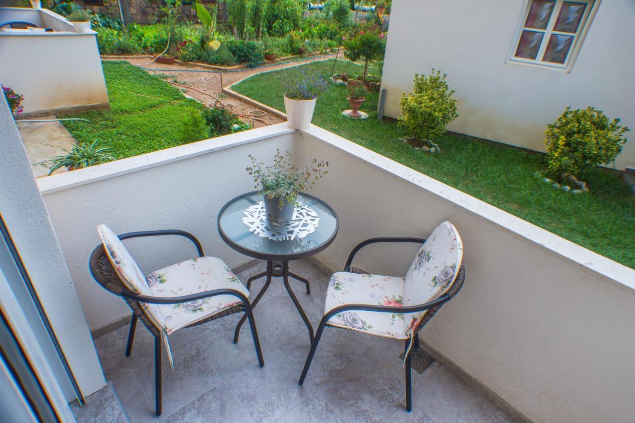 Apartments Kovac Tivat Eksteriør bilde