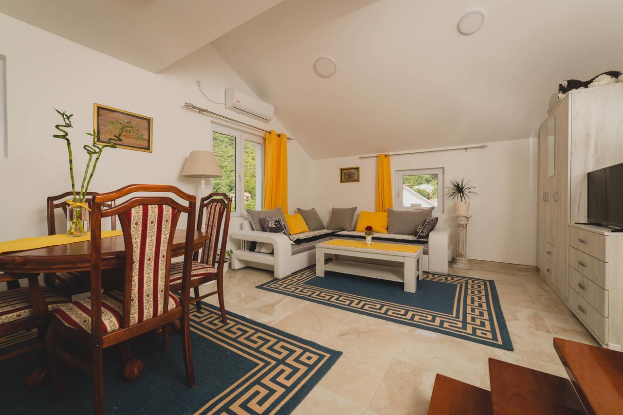 Apartments Kovac Tivat Eksteriør bilde