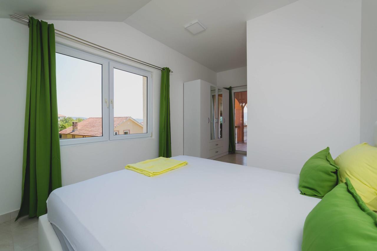 Apartments Kovac Tivat Eksteriør bilde