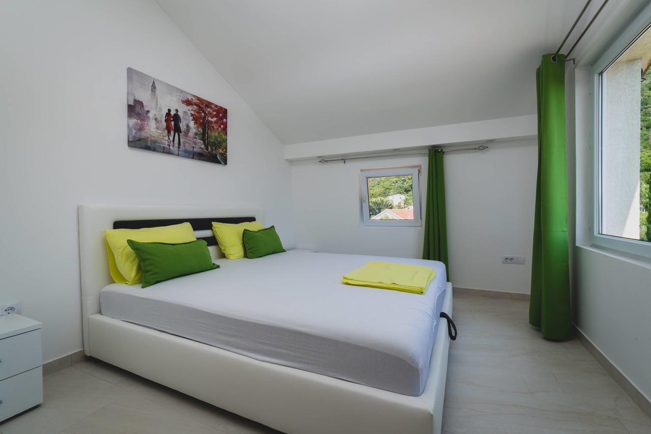 Apartments Kovac Tivat Eksteriør bilde