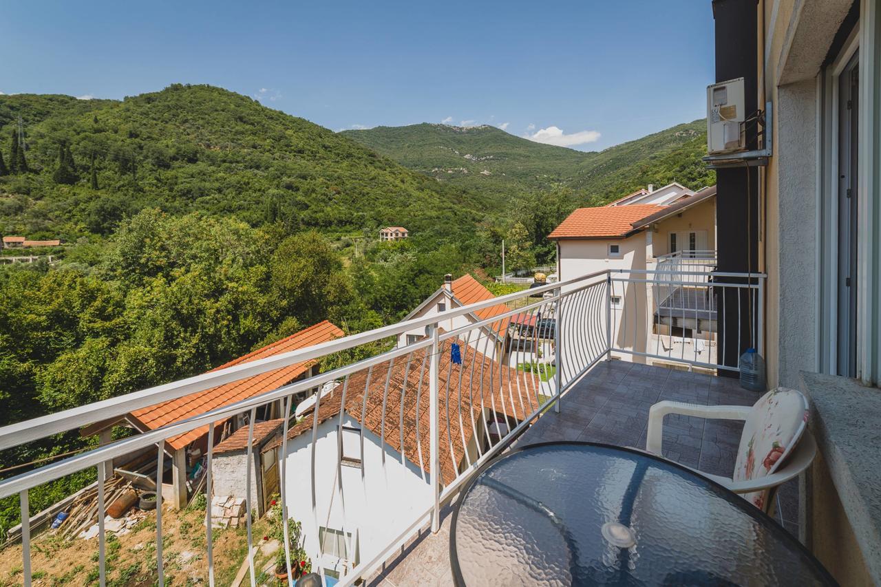 Apartments Kovac Tivat Eksteriør bilde