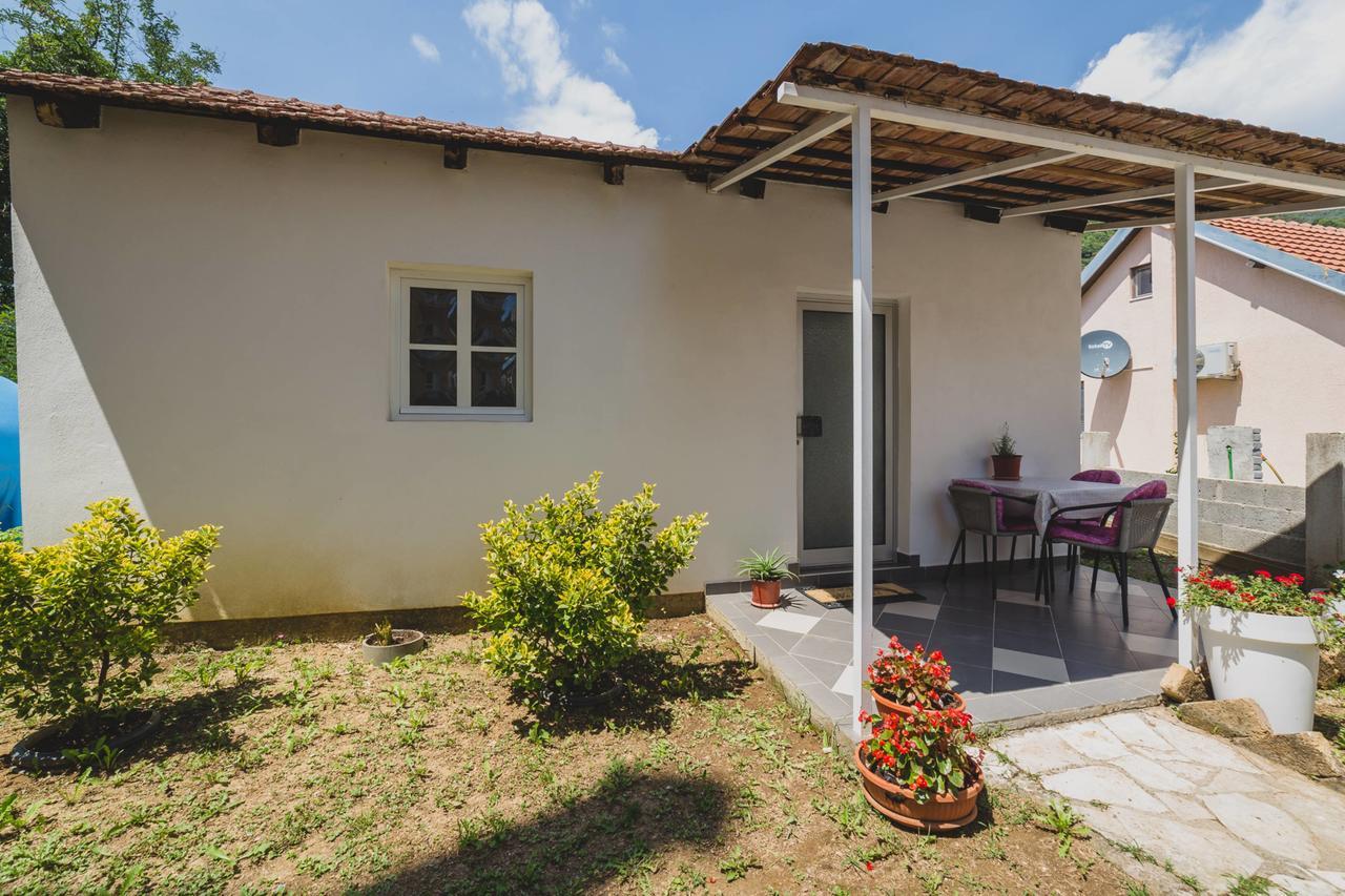 Apartments Kovac Tivat Eksteriør bilde