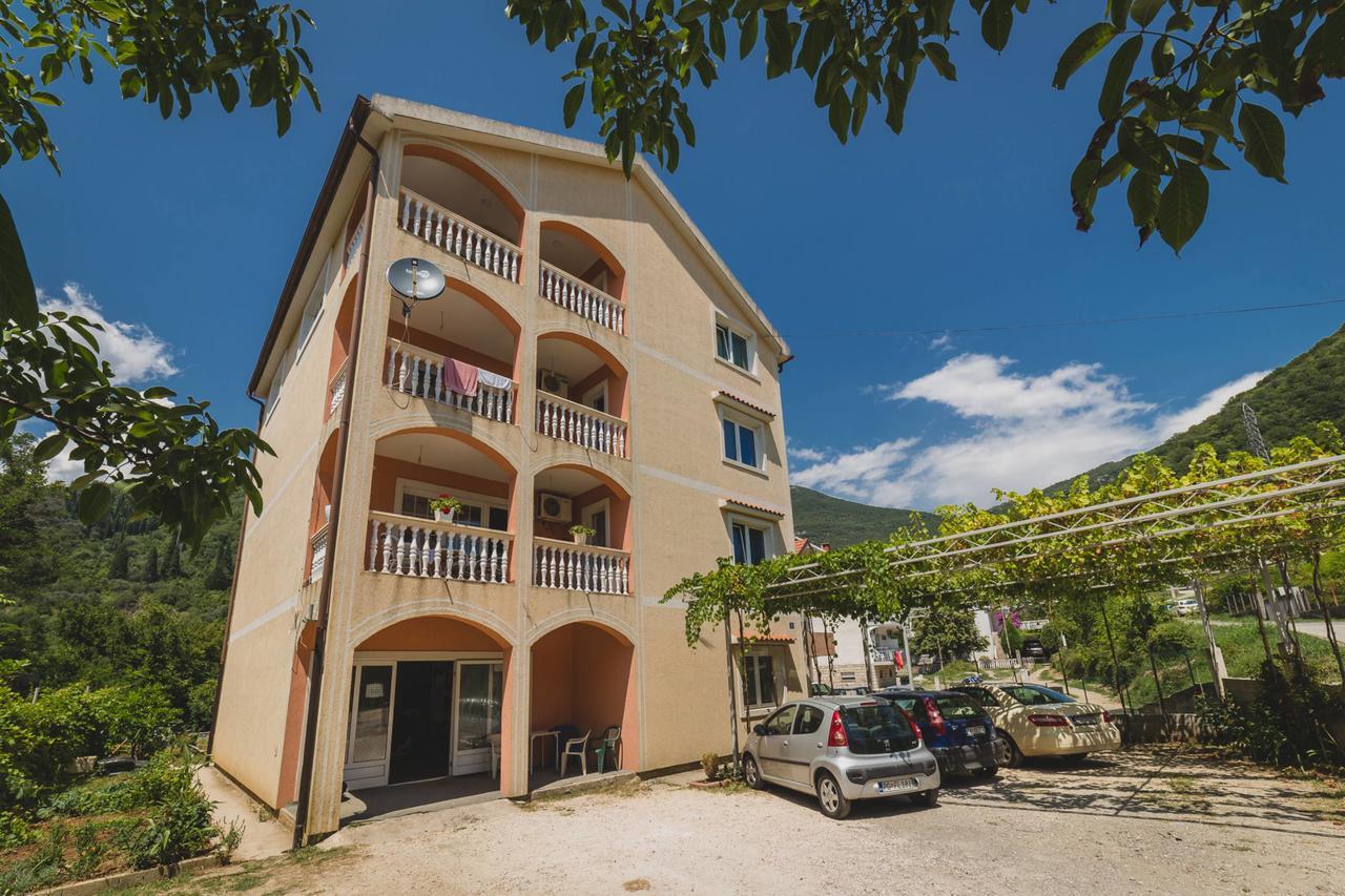 Apartments Kovac Tivat Eksteriør bilde
