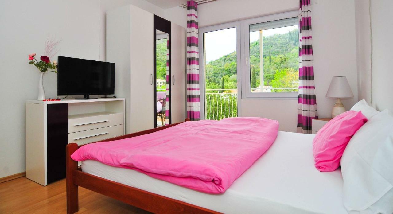 Apartments Kovac Tivat Eksteriør bilde