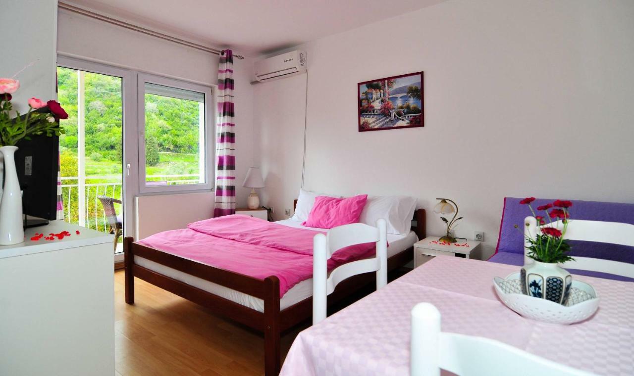 Apartments Kovac Tivat Eksteriør bilde